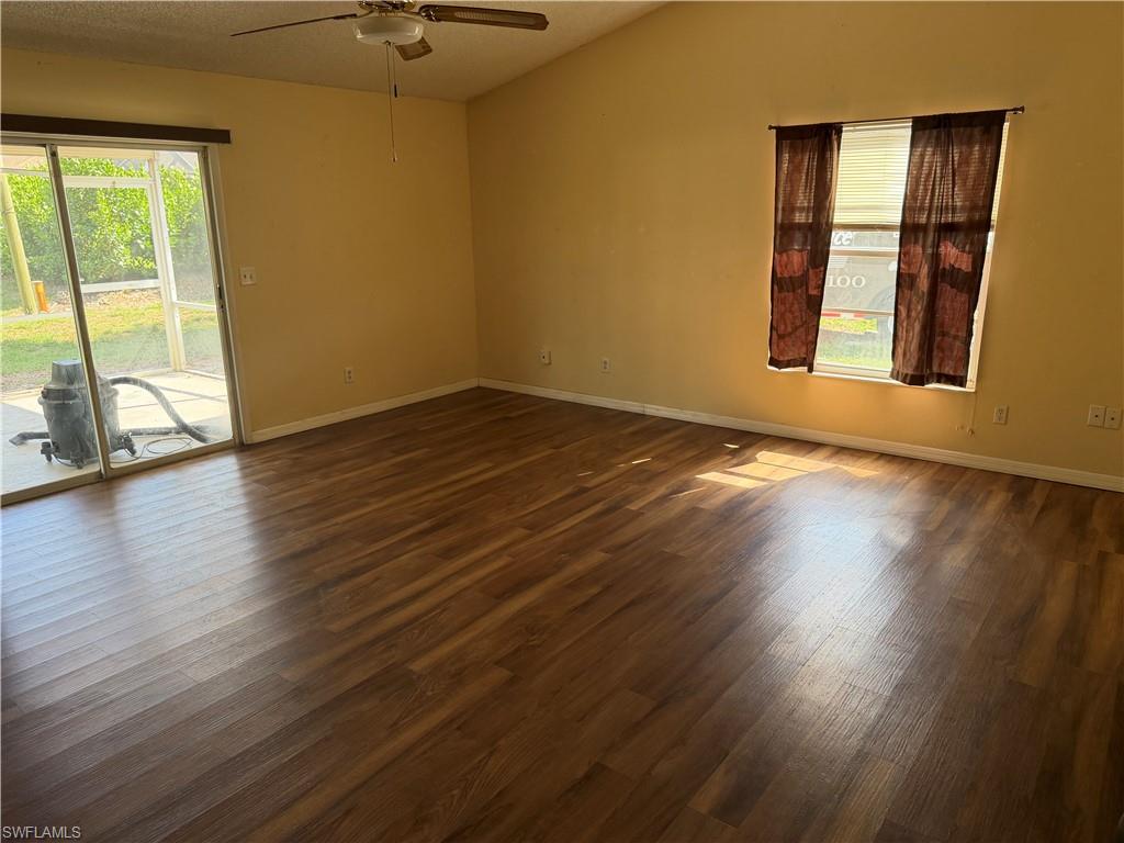 8072 Sandpiper Rd Property Photo 3