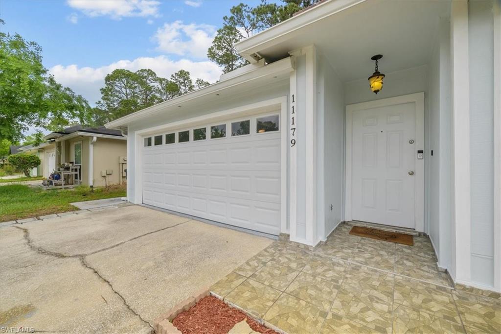 11179 Bentley Trace Ln E Property Photo 4