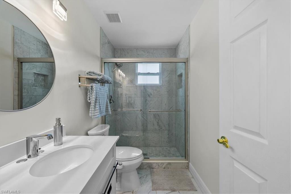 11179 Bentley Trace Ln E Property Photo 8