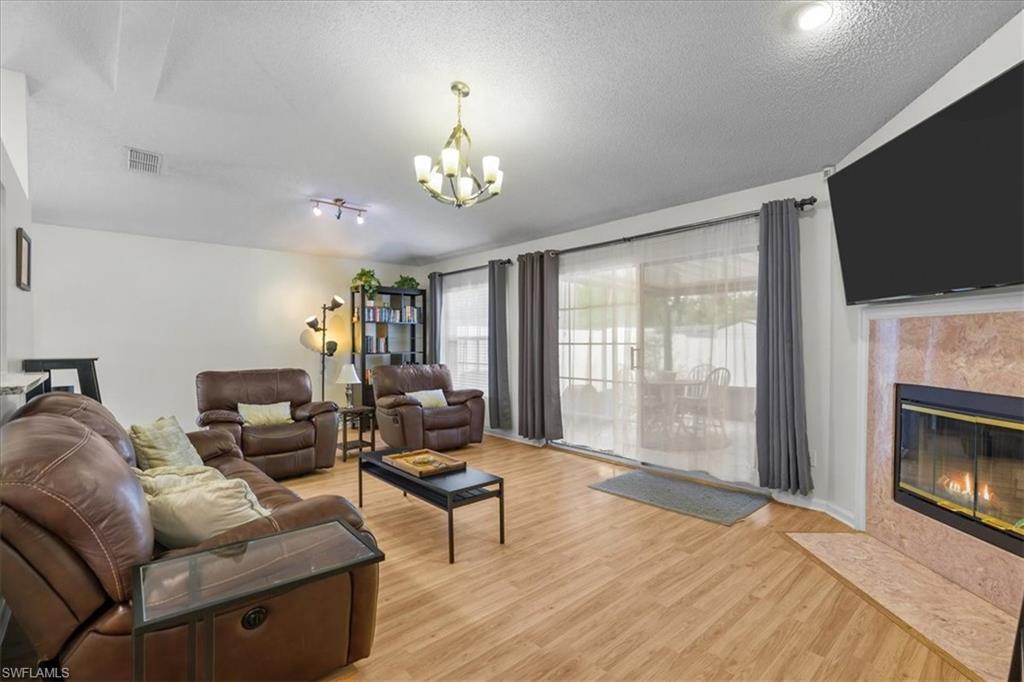 11179 Bentley Trace Ln E Property Photo 17