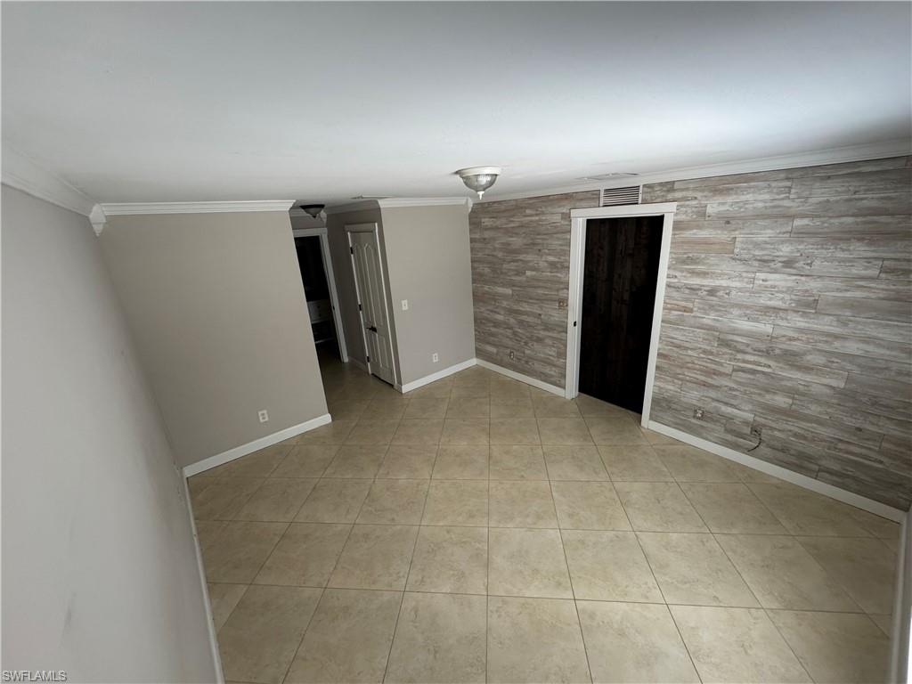 3313 35th St W Property Photo 8