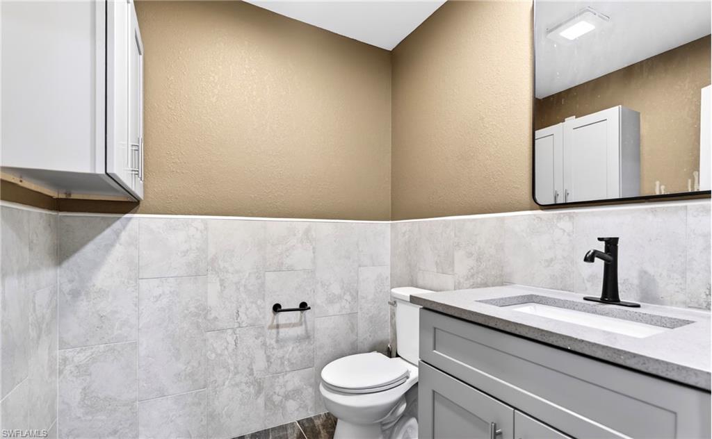 236 Pondella Rd Property Photo 12