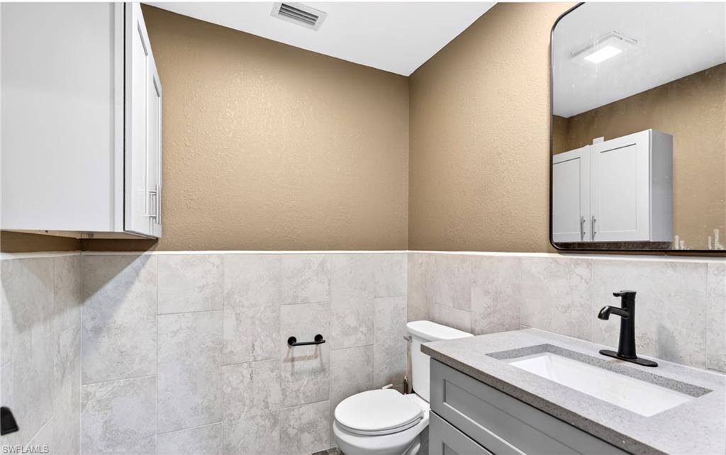236 Pondella Rd Property Photo 13