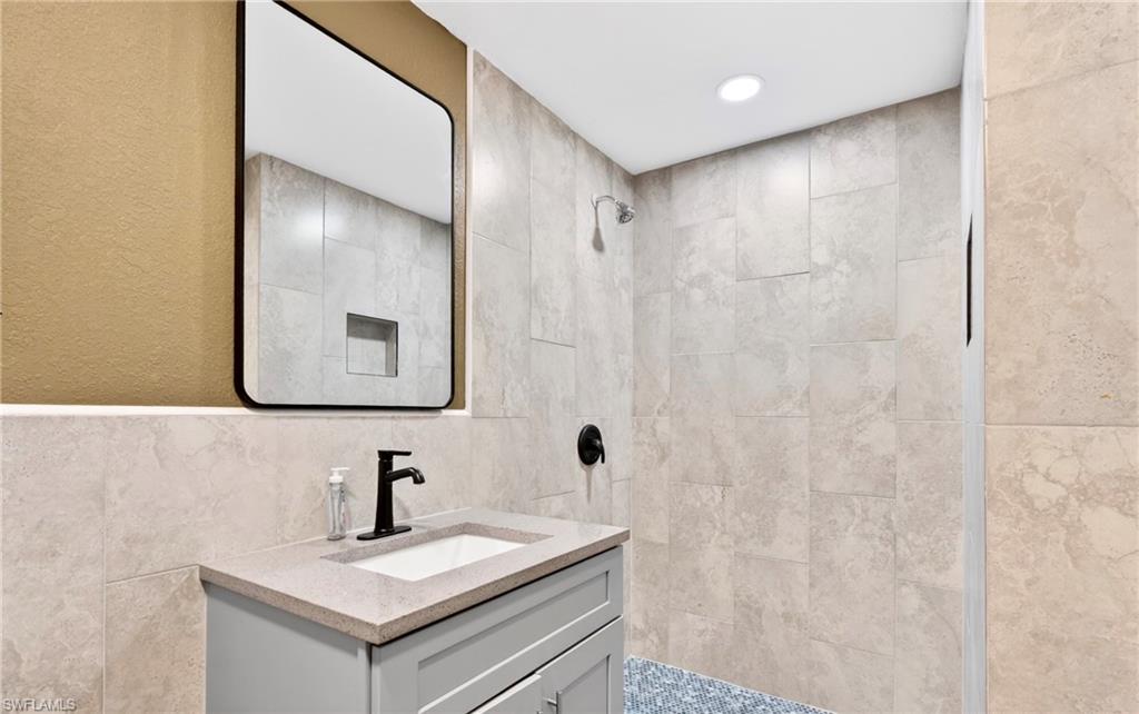 236 Pondella Rd Property Photo 19