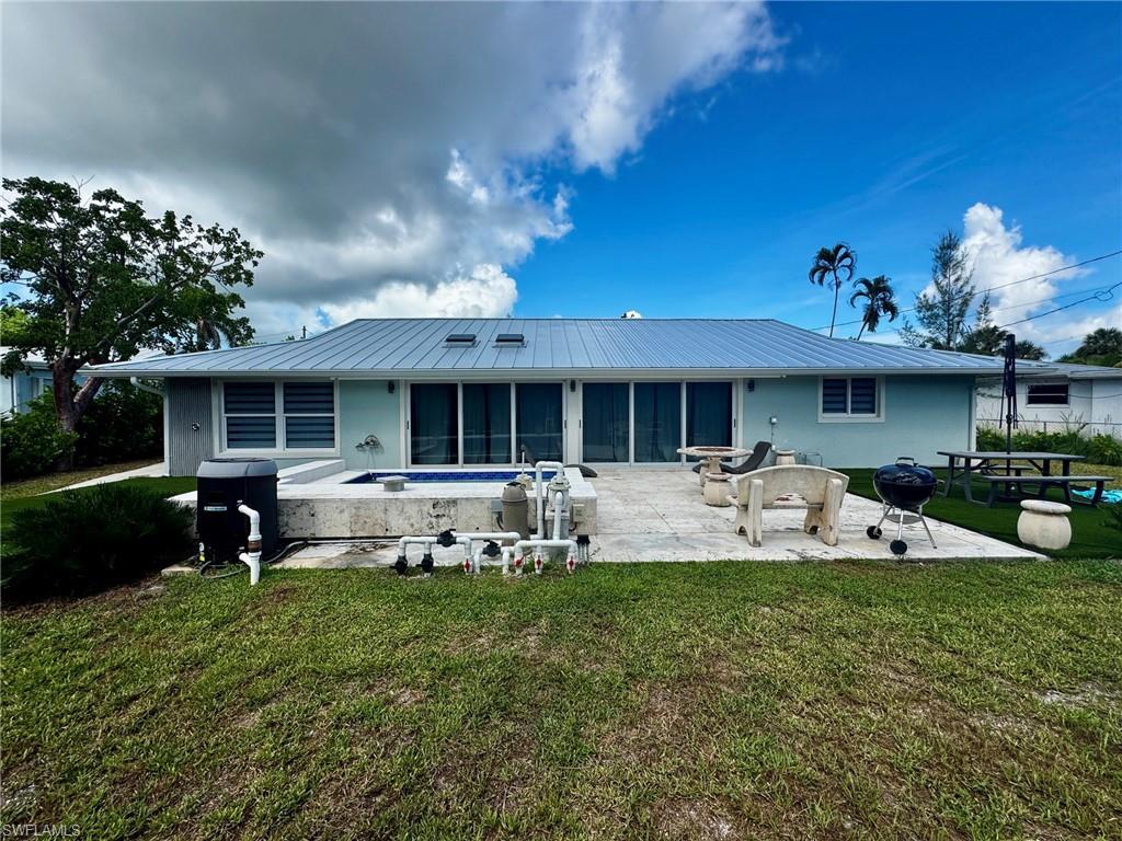 1874 Ibis Ln Property Photo 3