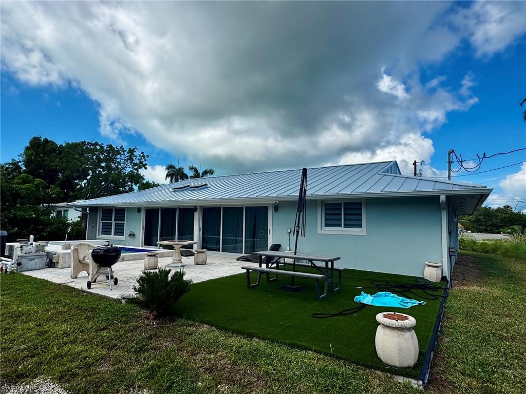 1874 Ibis Ln Property Photo 4