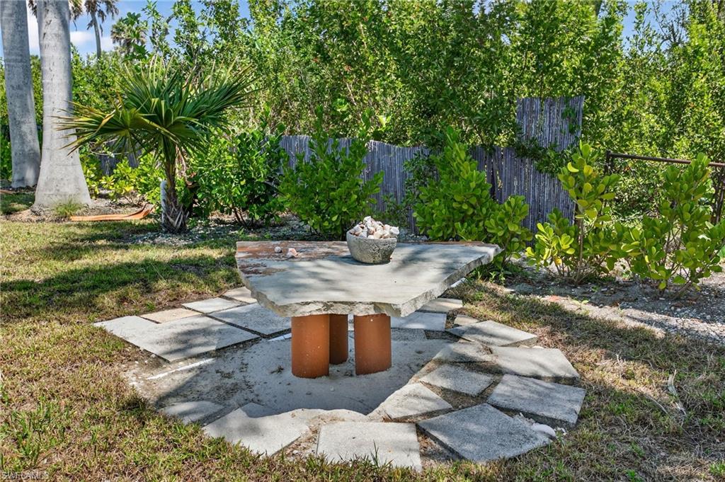 1874 Ibis Ln Property Photo 6
