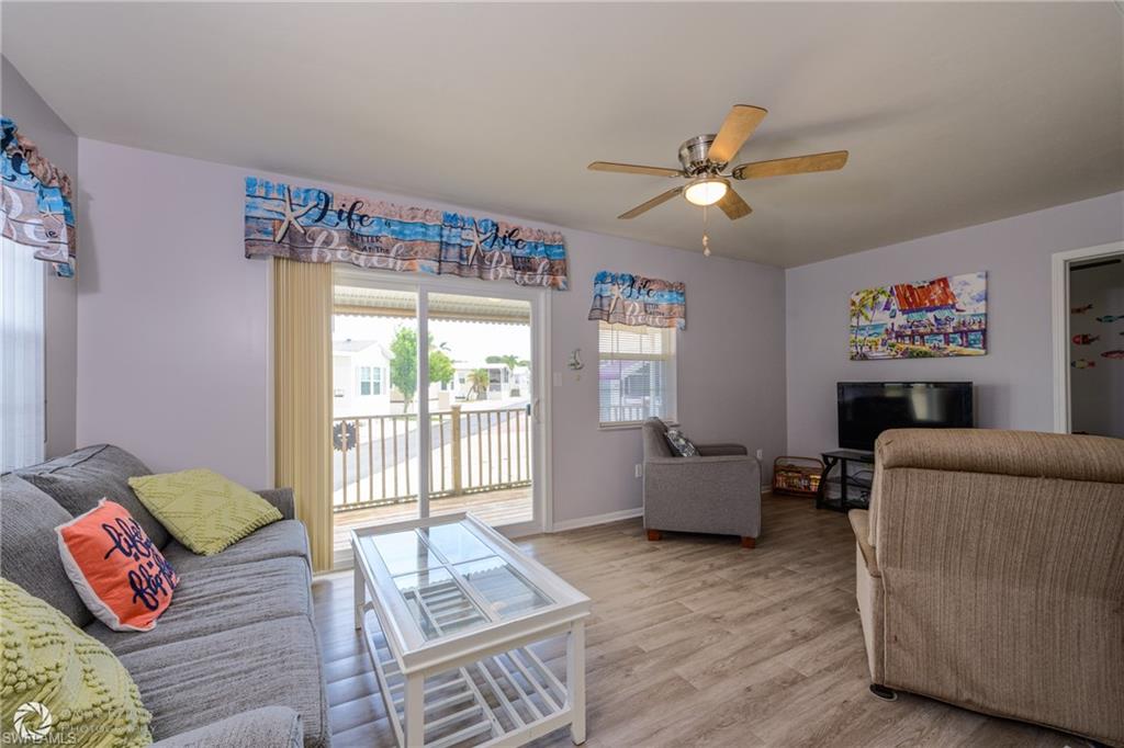 11089 Sunglow Ln Property Photo 2