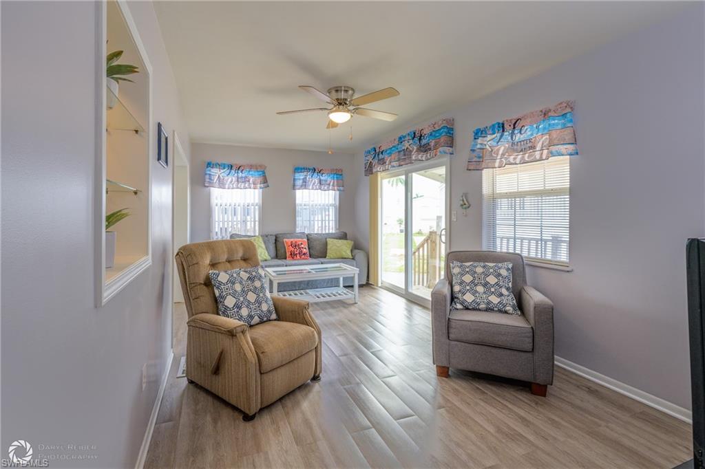 11089 Sunglow Ln Property Photo 4