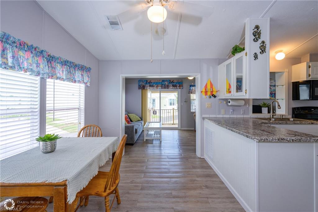 11089 Sunglow Ln Property Photo 12