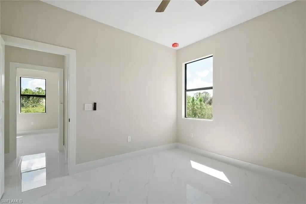 218 Irving Ave Property Photo 9