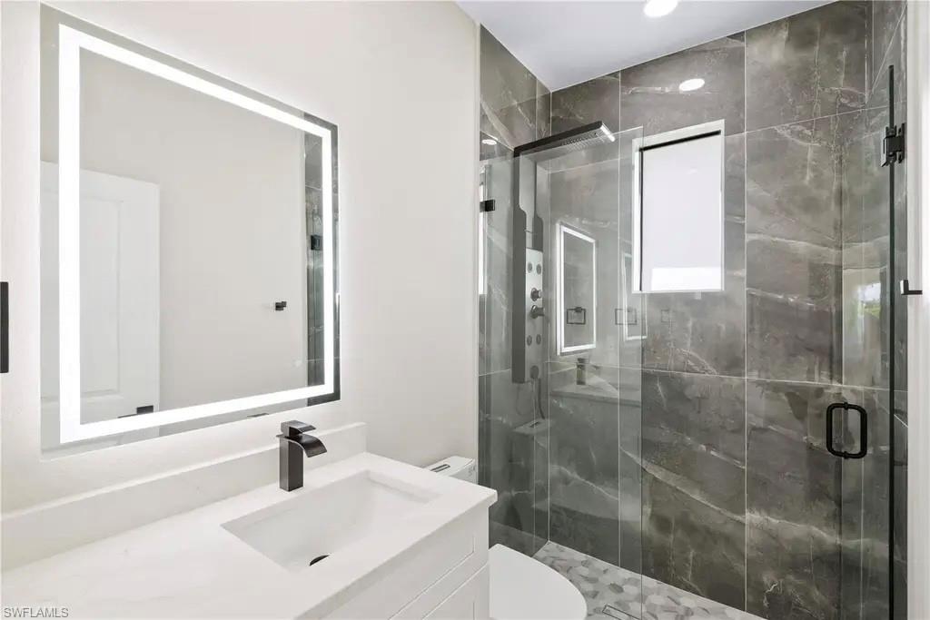 218 Irving Ave Property Photo 10