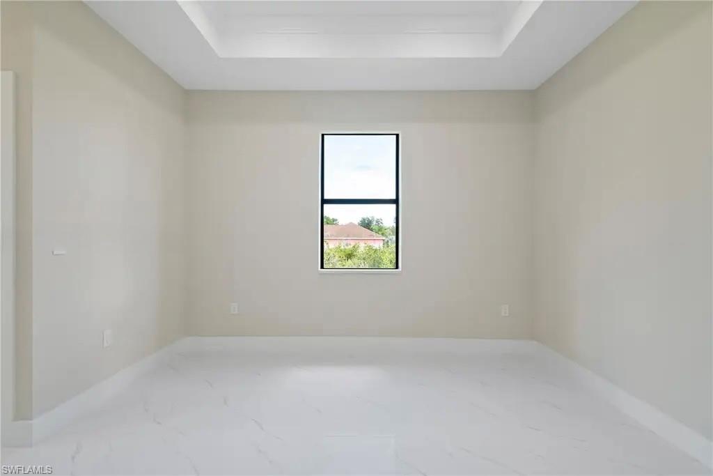 218 Irving Ave Property Photo 16