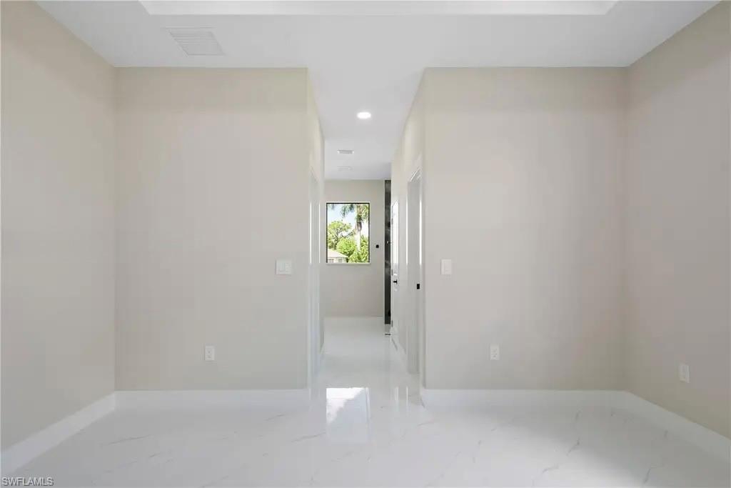 218 Irving Ave Property Photo 17
