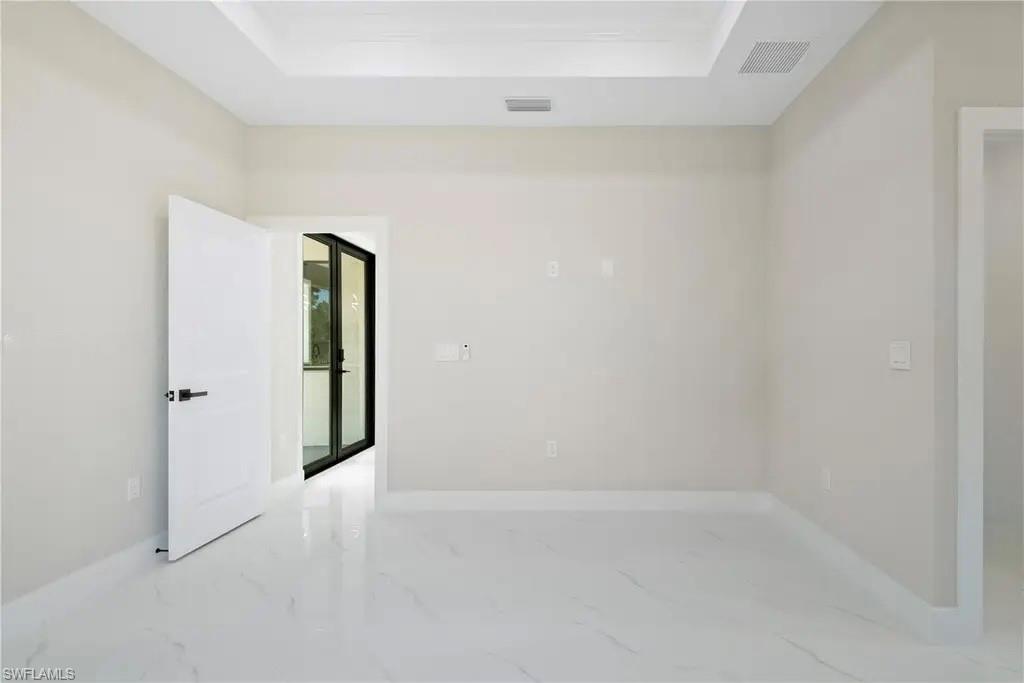 218 Irving Ave Property Photo 18
