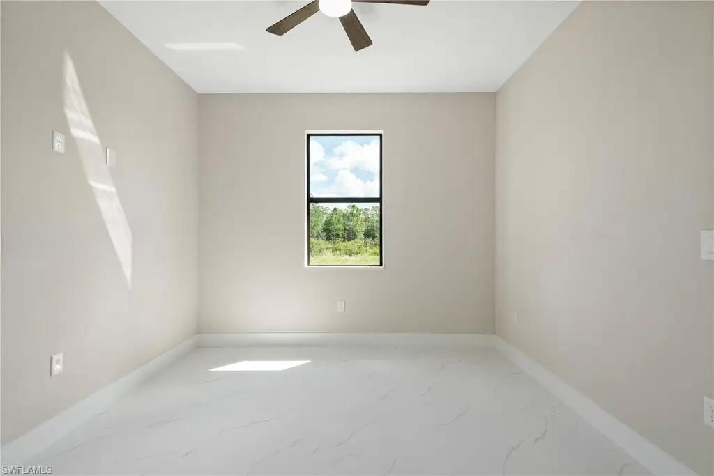218 Irving Ave Property Photo 23