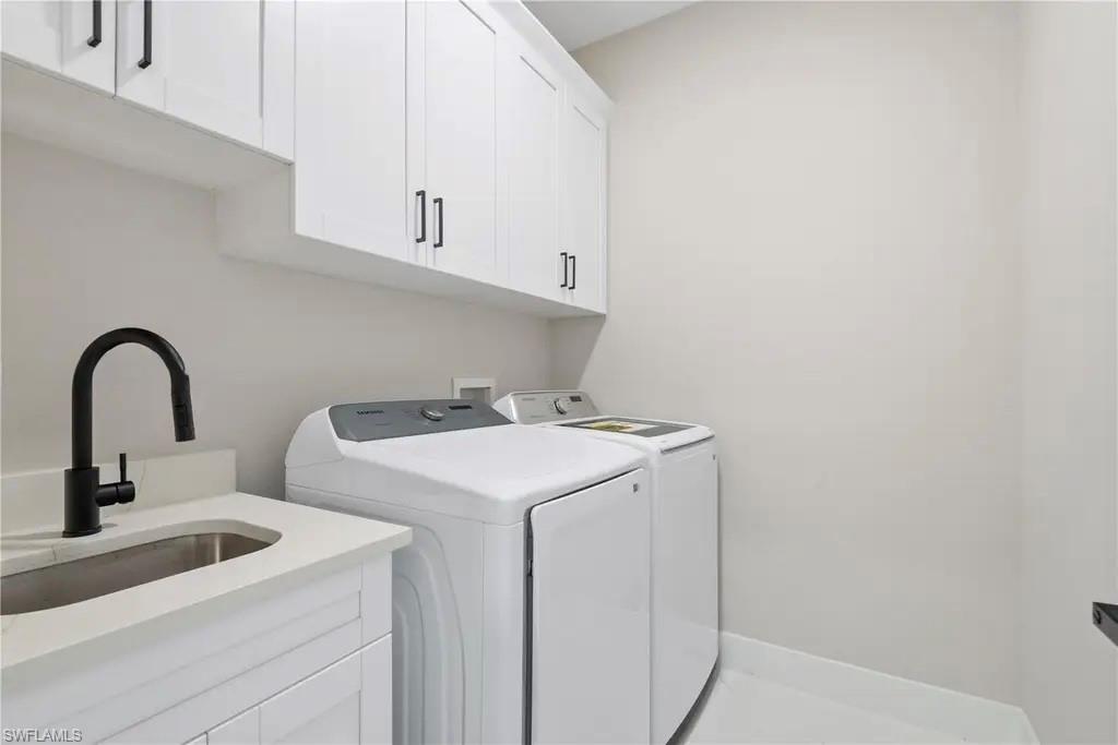 218 Irving Ave Property Photo 24