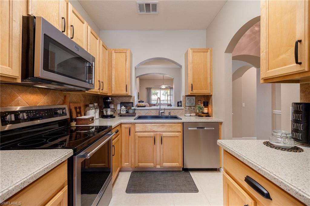 7900 Lake Sawgrass Loop 4612 Property Photo 9