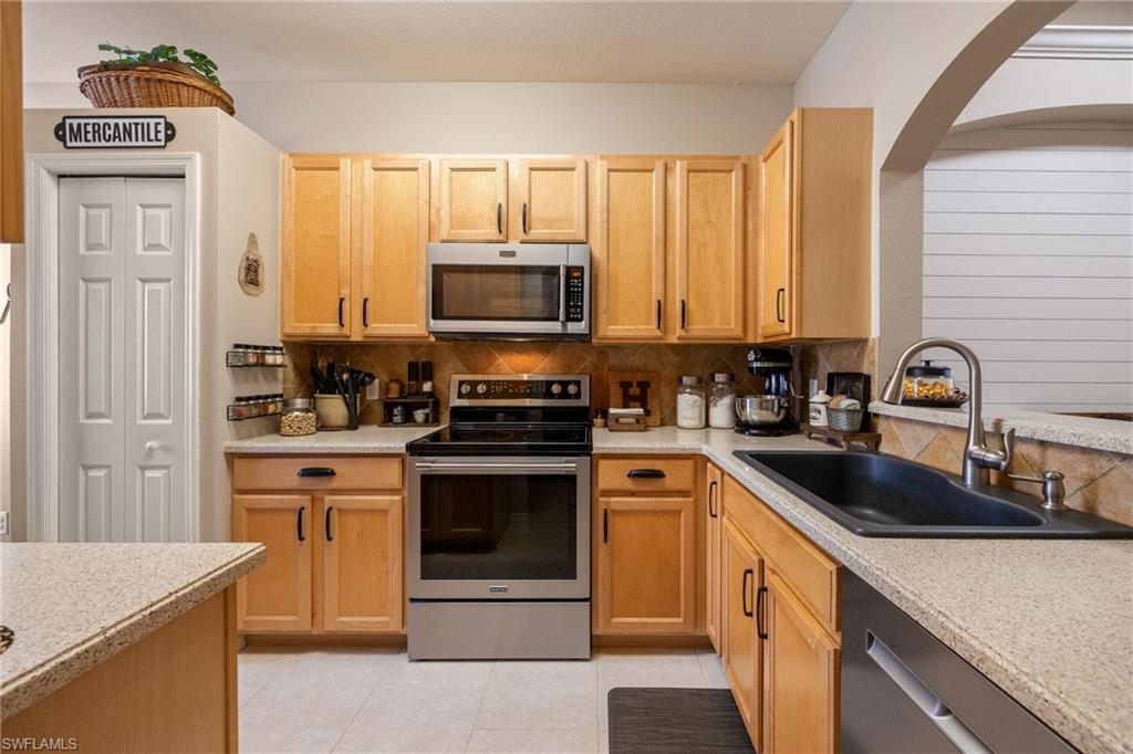 7900 Lake Sawgrass Loop 4612 Property Photo 10