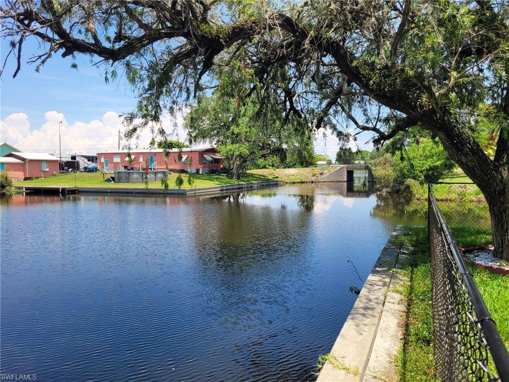 1104 Gulf St Property Photo 2