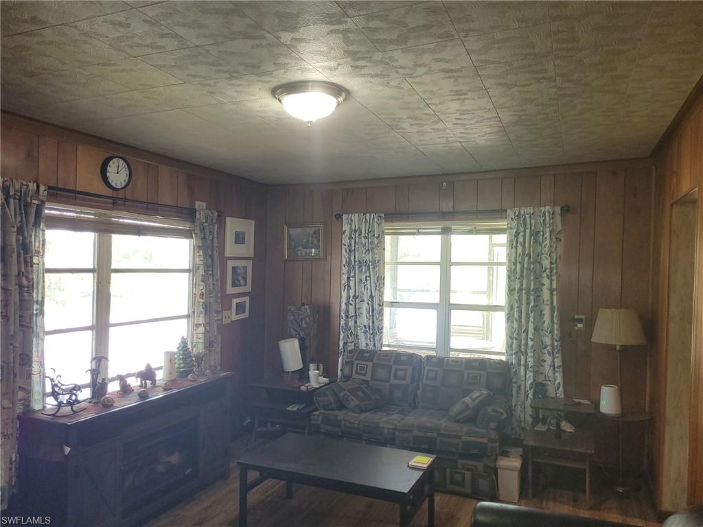 1104 Gulf St Property Photo 16