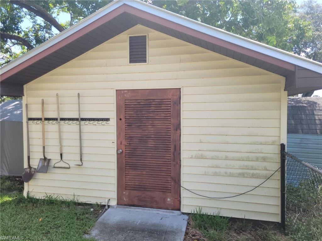 1104 Gulf St Property Photo 17