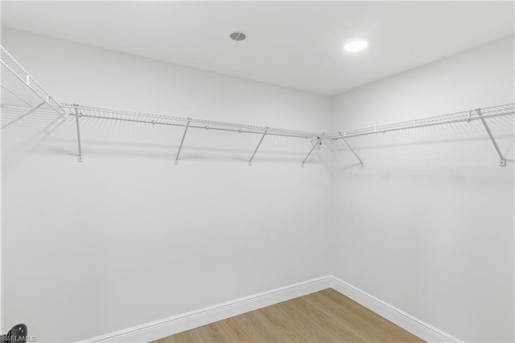 363 New York Dr Property Photo 17