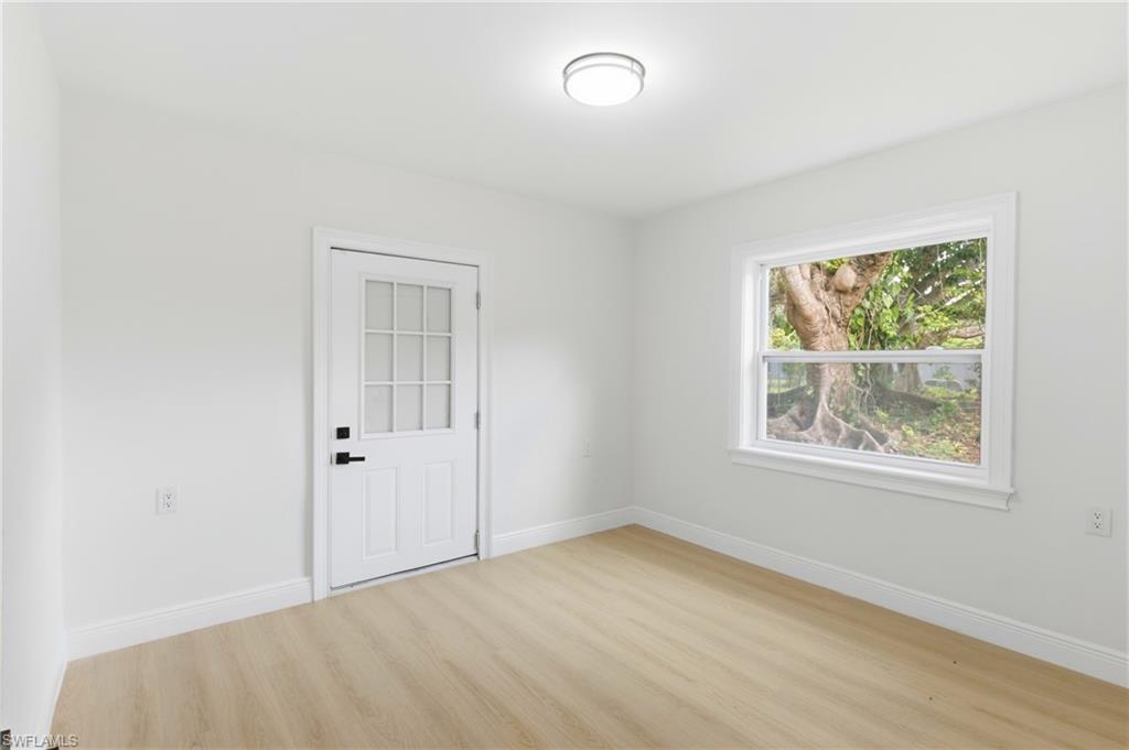 363 New York Dr Property Photo 20