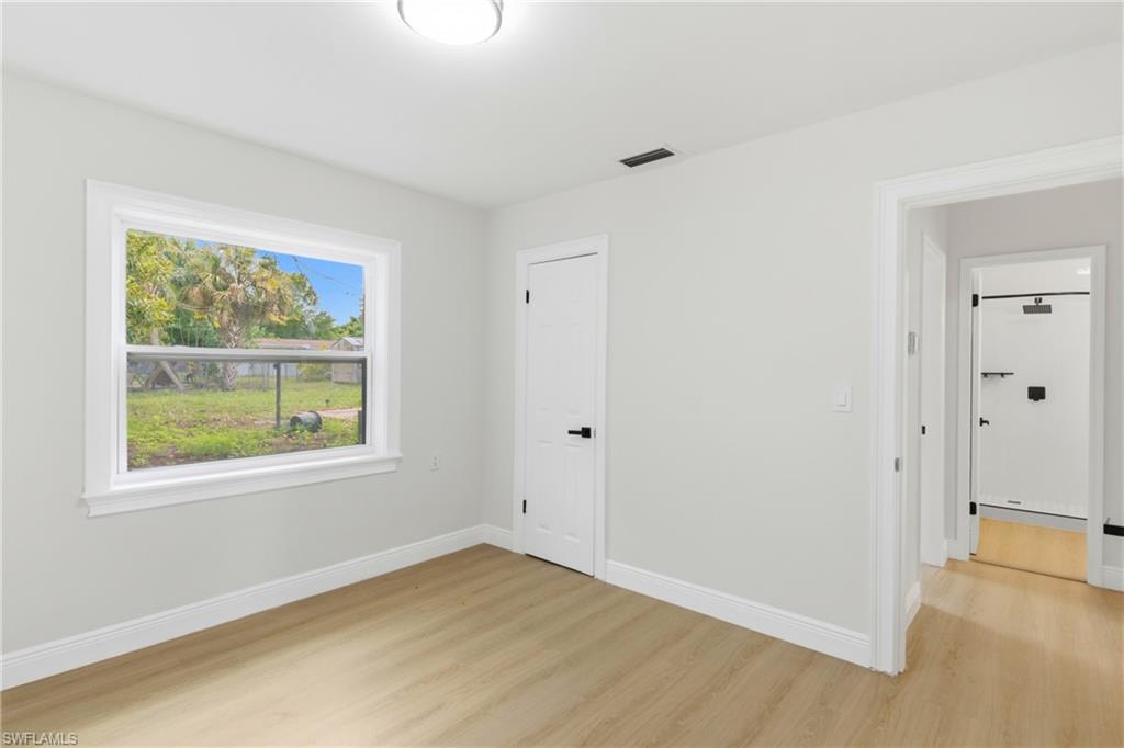363 New York Dr Property Photo 21