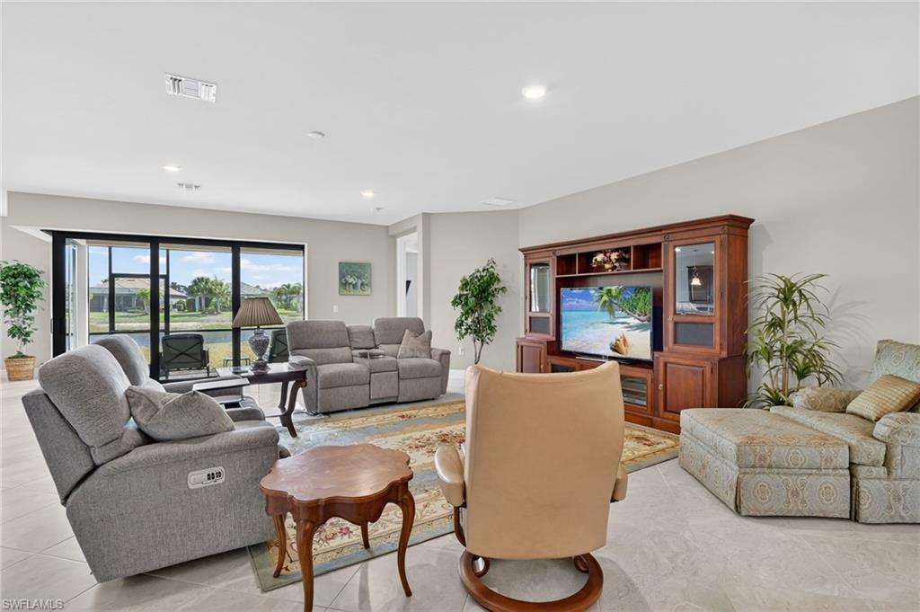 11279 Thurston Chase Property Photo 6