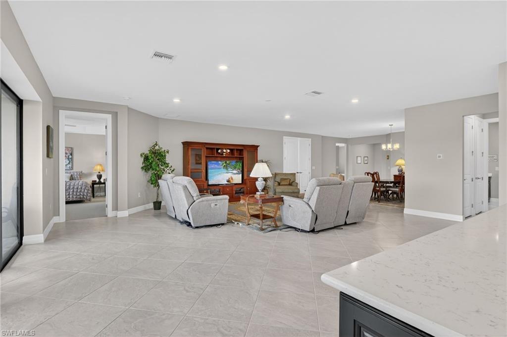 11279 Thurston Chase Property Photo 8