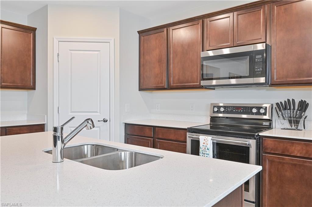 10792 Firebush Cir Property Photo 28