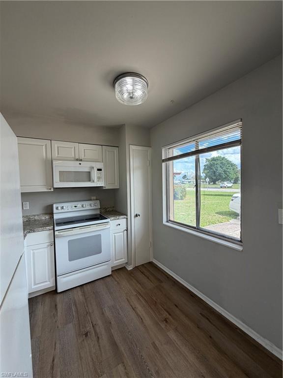 1920 W Lakeview Blvd 4 Property Photo 6