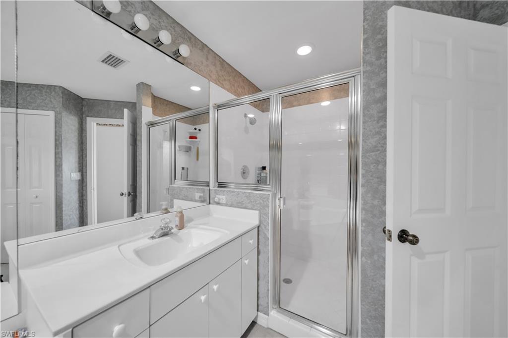 8460 Southbridge Dr 3 Property Photo 18
