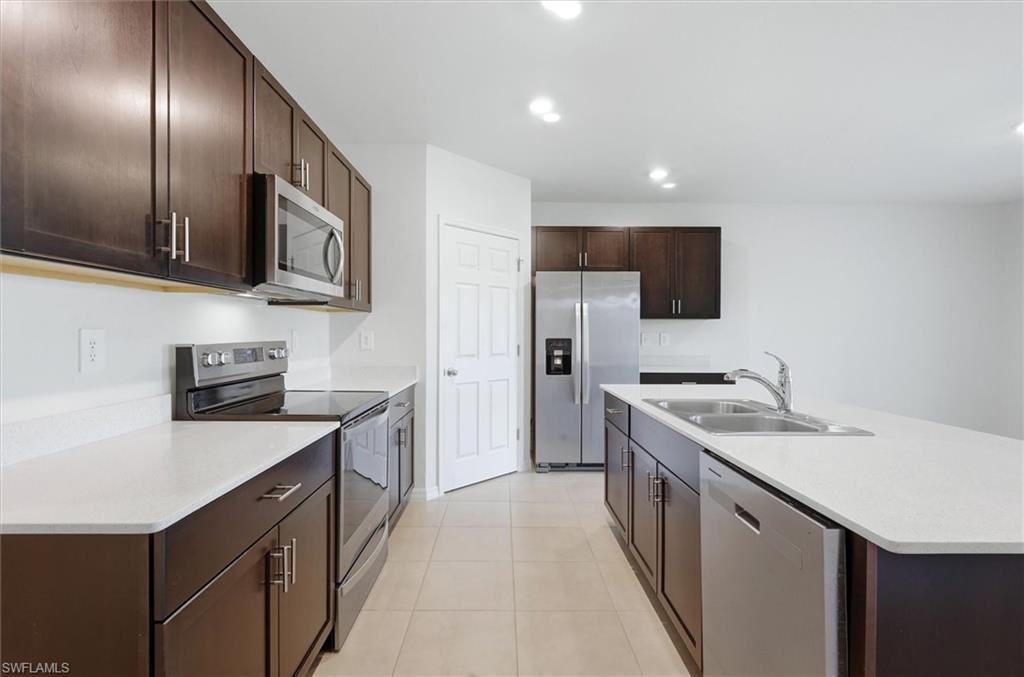 25118 Doredo Dr Property Photo 4