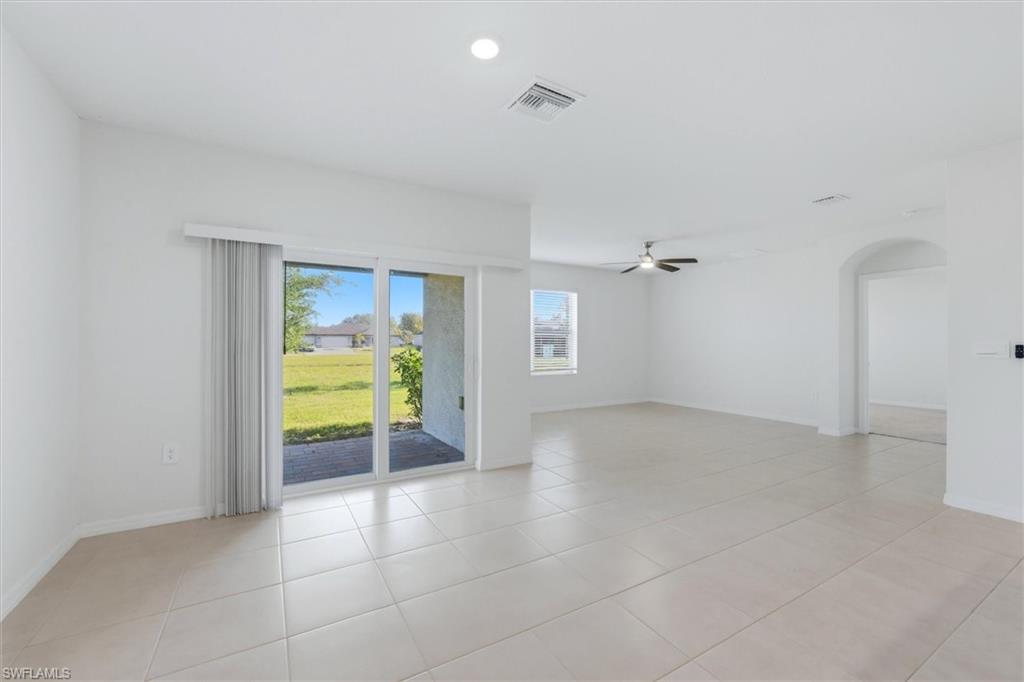 25118 Doredo Dr Property Photo 8