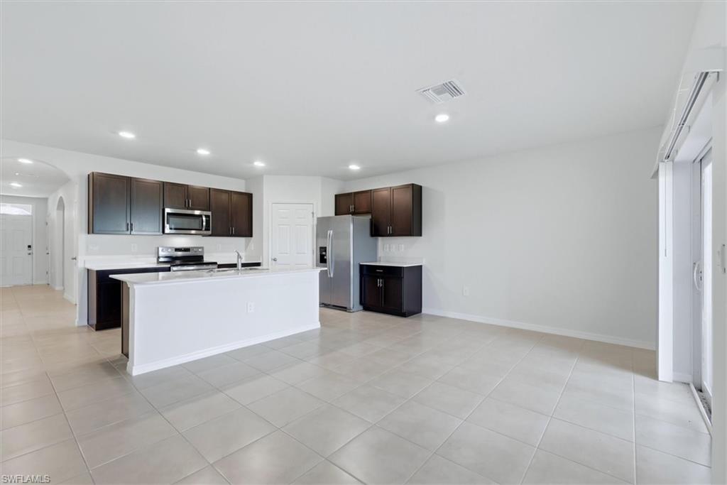 25118 Doredo Dr Property Photo 10