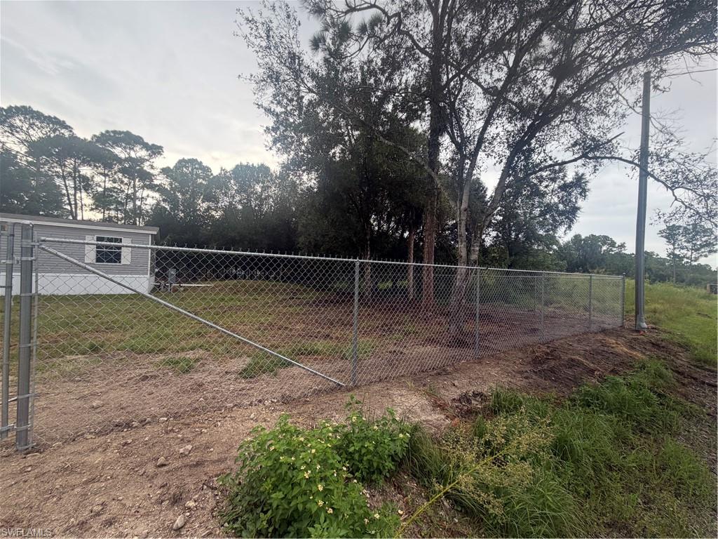 860 N Live Oak St Property Photo 19