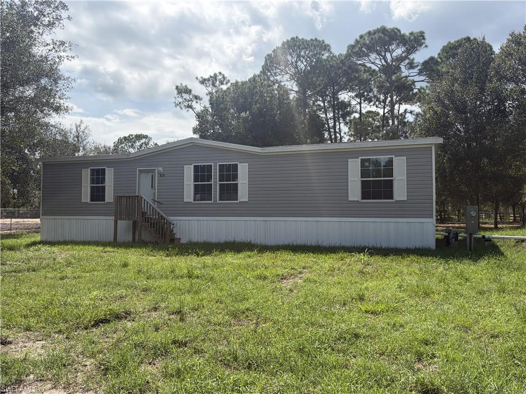 860 N Live Oak St Property Photo 29