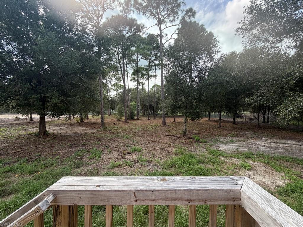 860 N Live Oak St Property Photo 32