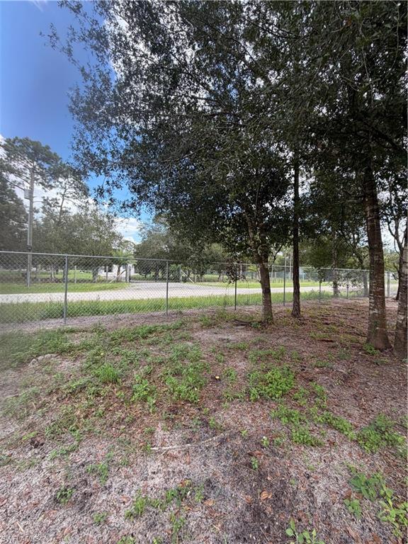860 N Live Oak St Property Photo 37