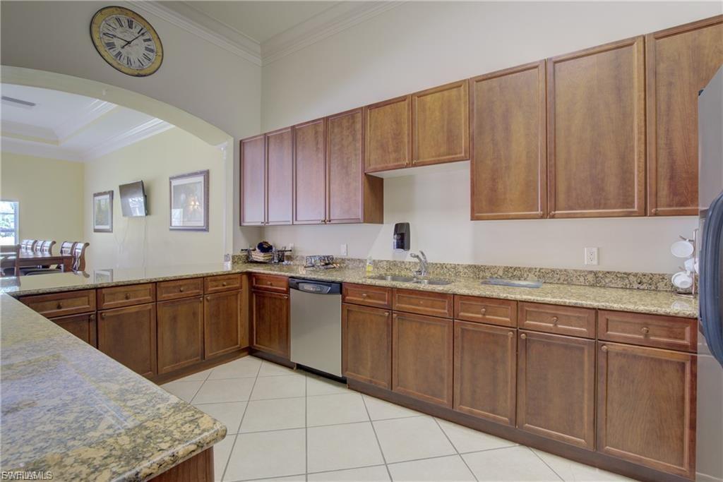 10031 Lake Cove Dr 302 Property Photo 8