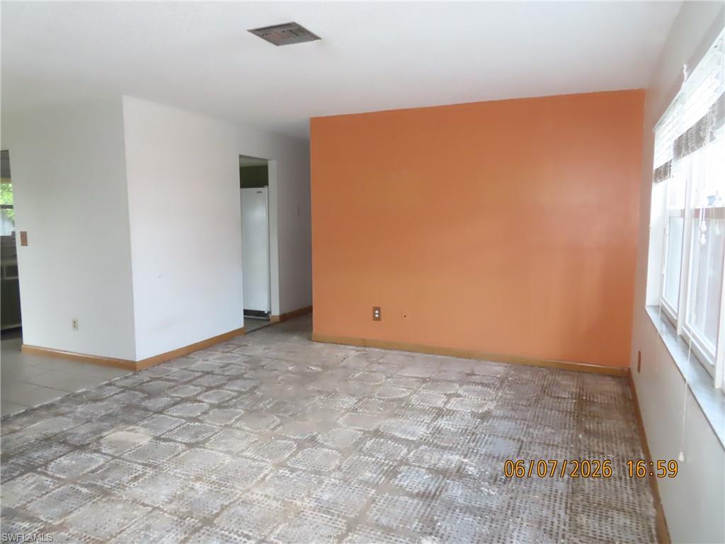 521 Se 35th St Property Photo 3
