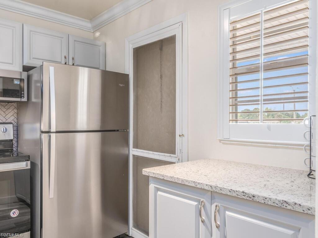 1010 Tropic Ter Property Photo 5