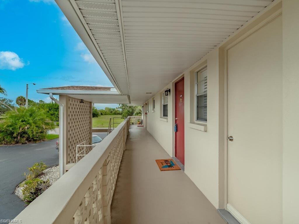 1010 Tropic Ter Property Photo 16
