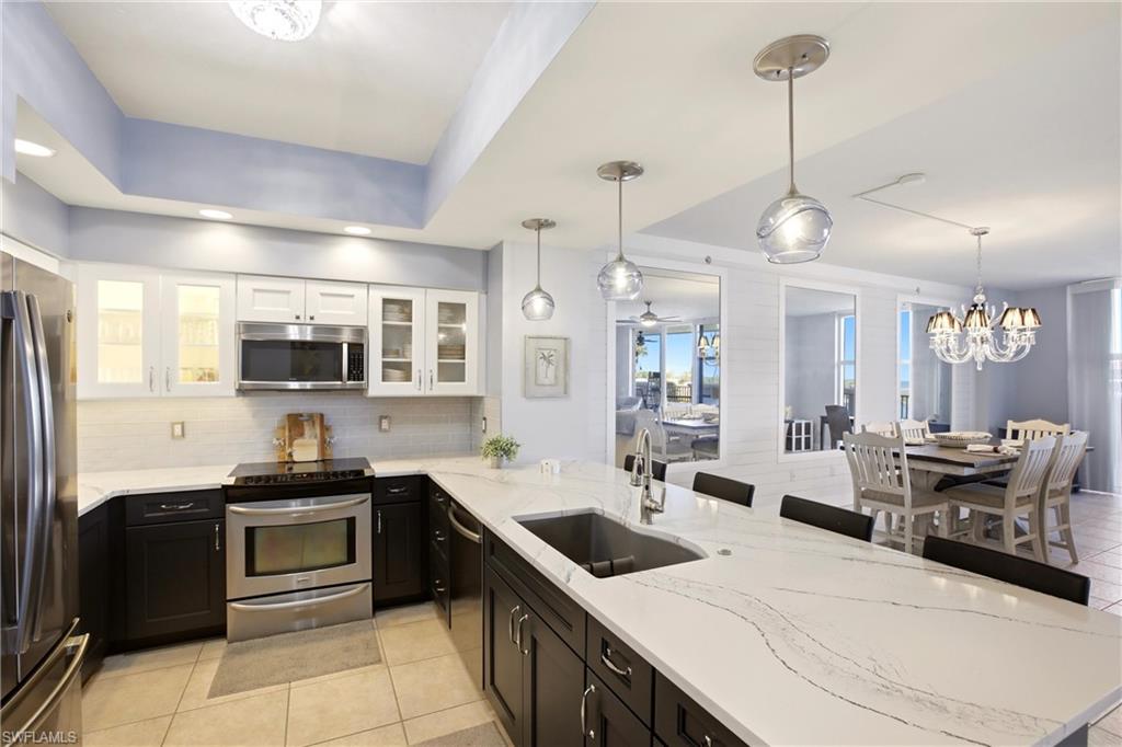 3313 Sunset Key Cir 105 Property Photo 6