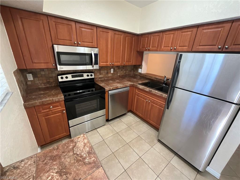8342 Bernwood Cove Loop 809 Property Photo 6