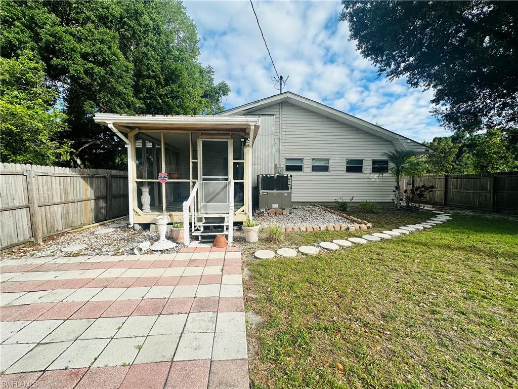 4428 Bessie Ave Property Photo 3