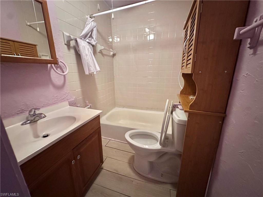 4428 Bessie Ave Property Photo 12