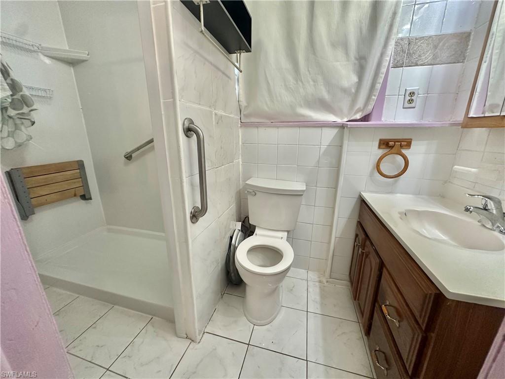 4428 Bessie Ave Property Photo 14